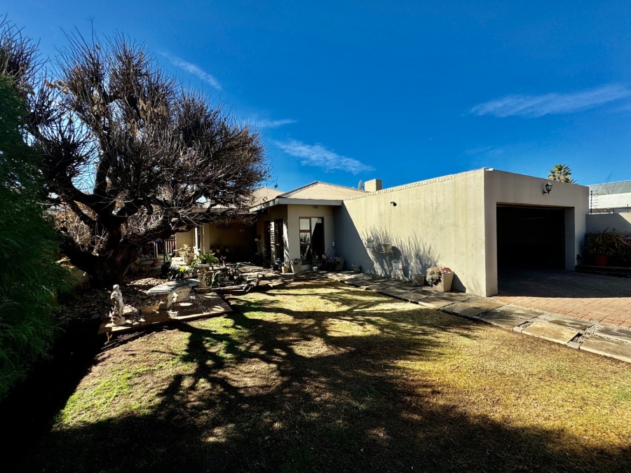 4 Bedroom Property for Sale in Potchefstroom North West